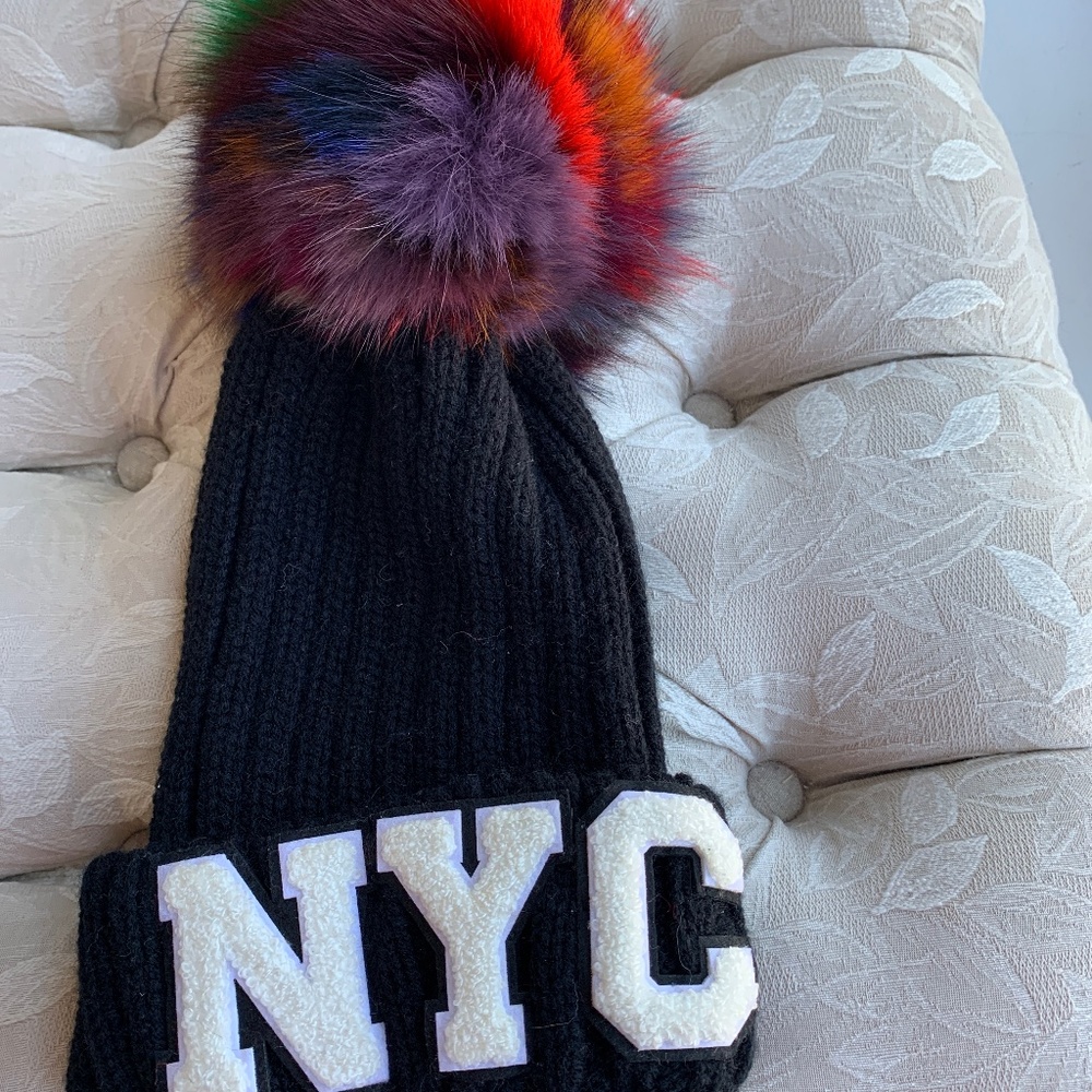 JOCELYN NYC Fox Fur Pom-Pom hat NWT!!!👍💜💜